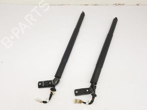 Used Tailgate lift support BMW X5 (G05, F95) xDrive 40 d Mild-Hybrid (340 hp) 28119822