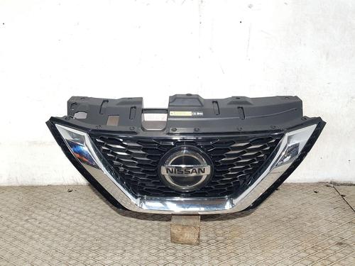 Used Grille NISSAN QASHQAI II (J11, J11_) [2013-2025]  27600615