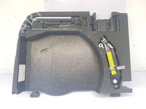 Used Jack Kit Jack Kit AUDI TT Roadster (8J9) 2.5 RS quattro (340 hp) 33559164 33559164