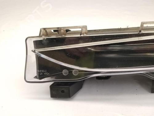 Left front fog light TESLA MODEL Y (5YJY) EV Performance All-wheel Drive | BP39027622C30 - Image 2