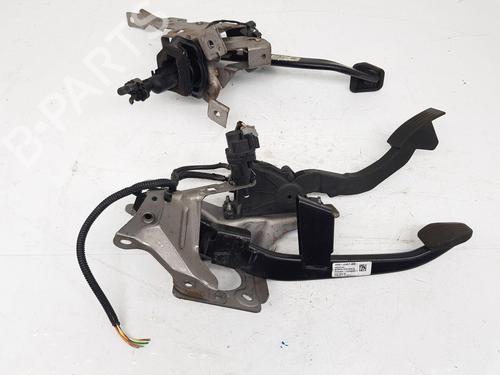Used Pedal VOLVO V50 (545) 2.0 D (136 hp) 22669922