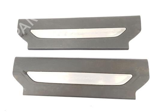 Used Right sideskirt LAND ROVER RANGE ROVER VELAR (L560) 2.0 D240 SD4 4x4 (241 hp) 22677934