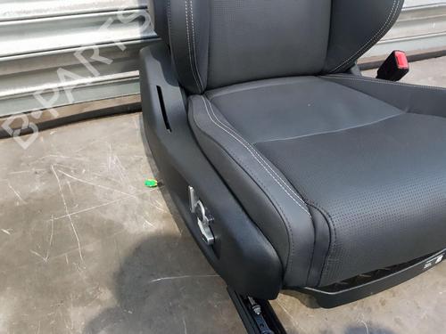 Right front seat JAGUAR I-PACE (X590) EV400 AWD | BP30914913C16 