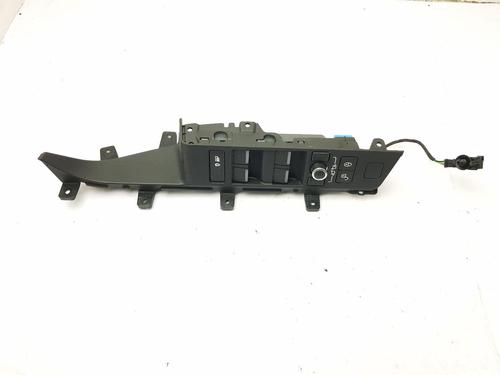 Used Right front window switch LAND ROVER RANGE ROVER EVOQUE (L551) 2.0 D180 MHEV 4x4 (180 hp) 32375075