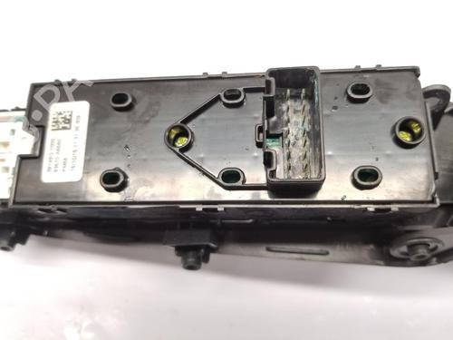 Right front window switch HYUNDAI i30 (GD) 1.6 CRDi | BP31864163I26 