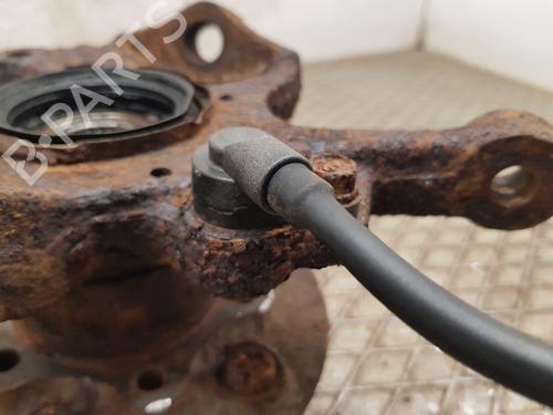 Right front steering knuckle MITSUBISHI PAJERO SPORT I (K7_, K9_) 2.5 TD (K94W, K74T) | BP30689924M26 