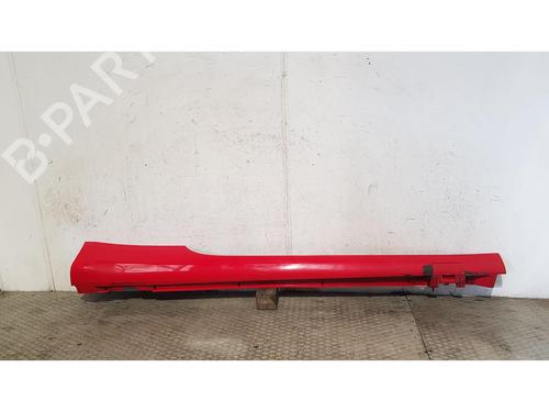 Used Right sideskirt Right sideskirt 39104461 39104461