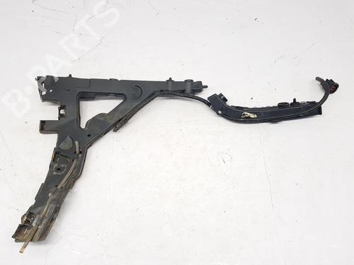 Used Rear bumper bracket LAND ROVER RANGE ROVER VELAR (L560) 2.0 D240 SD4 4x4 (241 hp) 30823295