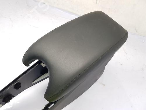Armrest / Center console HONDA HR-V (RU) 1.5 (RU1) | BP31365597I20 
