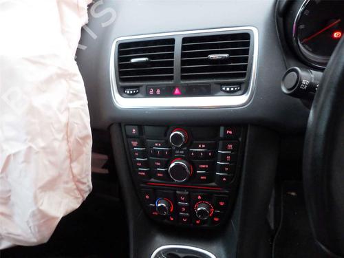 Brugte VAUXHALL MERIVA Mk II (B) (S10) 1.4 (101 hp) 4343837