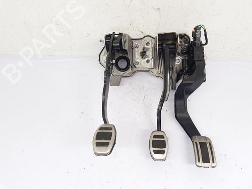 Used Pedal OPEL CORSA F (P2JO) 1.2 (68) (101 hp) 22661917