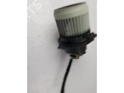 Heater blower motor DACIA SANDERO II TCe 90 (B8M1, B8MA, B8AC) | BP39976724M62 - Image 3