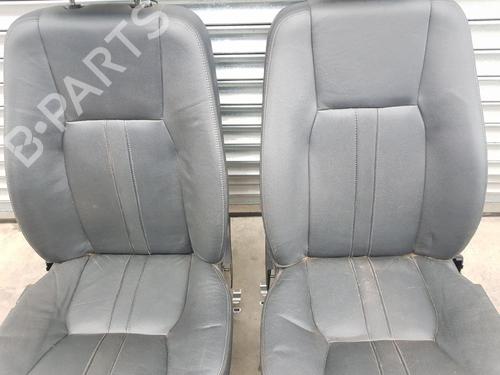 Right front seat LAND ROVER DISCOVERY IV (L319) 3.0 TD 4x4 | BP26915072C16 