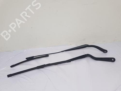 Used Front windshield wiper arm Front windshield wiper arm SMART FORFOUR Hatchback (453) 1.0 (453.042, 453.043) (71 hp) 36052139 36052139