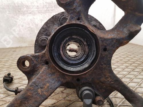 Right front steering knuckle MITSUBISHI L200 (K7_T, K6_T, K5_T) 2.5 TD 4WD (K74T) | BP30914630M26