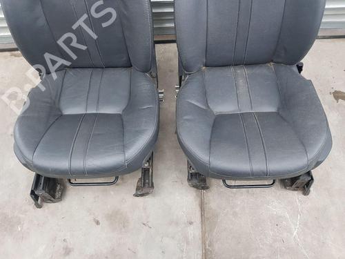 Right front seat LAND ROVER DISCOVERY IV (L319) 3.0 TD 4x4 | BP26915072C16 