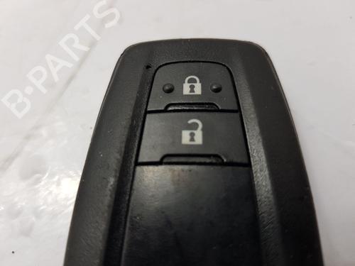 Elektronisk modul TOYOTA COROLLA Hatchback (_E21_, _EA1_, _EH1_) 1.8 Hybrid (ZWE211, ZWE219) | BP28088110M83 