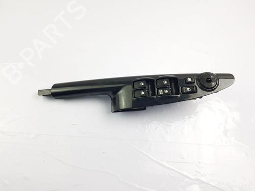 Used Right front window switch HYUNDAI TUCSON (JM) 2.0 CRDi All-wheel Drive (140 hp) 25839867