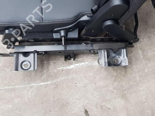 Right front seat LAND ROVER DISCOVERY IV (L319) 3.0 TD 4x4 | BP26915072C16 
