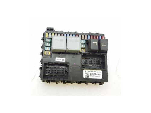 Used Fuse box LAND ROVER DEFENDER Station Wagon (L663) P300 Si4 4x4 (300 hp) 22678061
