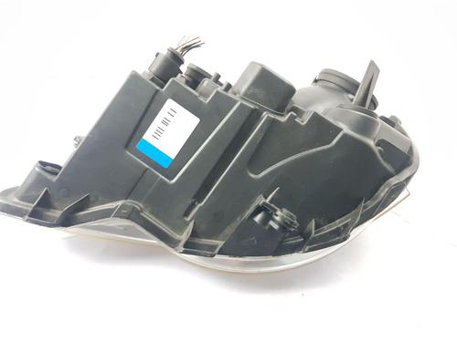 Right headlight VW POLO IV (9N_, 9A_) 1.4 16V | BP32034807C29 