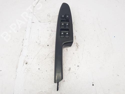 Højre fortil elrude kontakt Højre fortil elrude kontakt KIA RIO II (JB) 1.4 16V (97 hp) 33853559 33853559