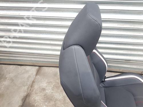 Left front seat TOYOTA COROLLA Hatchback (_E21_, _EA1_, _EH1_) 1.8 Hybrid (ZWE211, ZWE219) | BP29620592C15 