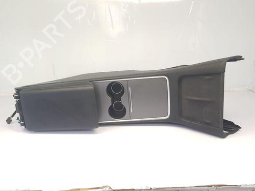 Armrest / Center console TESLA MODEL Y (5YJY) Long Range Rear-Wheel Drive | BP38701737I20 - Image 4