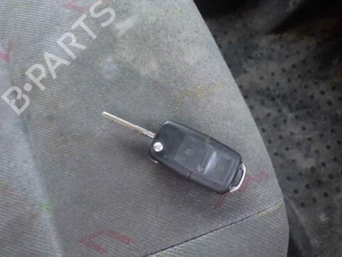 Garniture avant droite VW TRANSPORTER T5 Van (7HA, 7HH, 7EA, 7EH) 1.9 TDI | BP30471647C59 