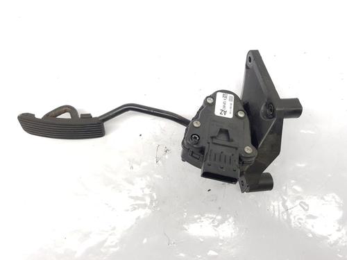 Pedal VAUXHALL CORSA Mk II (C) (X01) 1.2 16V (F08, F68) (75 hp) 31663258