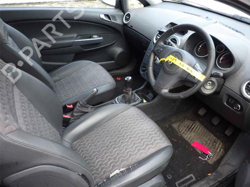 Right front steering knuckle VAUXHALL CORSA Mk III (D) (S07) 1.2 i 16V (L08) | BP22678876M26 