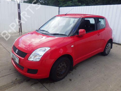 Brugte SUZUKI SWIFT III (MZ, EZ) 1.3 (RS413, ZC11S) (92 hp) 4369149