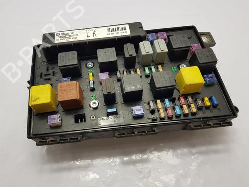 Used Fuse box VAUXHALL ASTRA Mk V (H) (A04) 1.6 (L48) (115 hp) 29927923