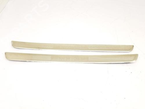Used Right sideskirt Right sideskirt 36783405 36783405