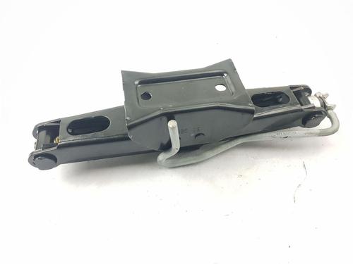 Used Jack Kit OPEL CORSA F (P2JO) 1.2 (68) (75 hp) 31301080