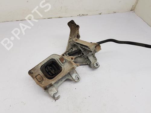 Used Gearbox mount RENAULT TRAFIC III Van (FG_) [2014-2025]  28120034