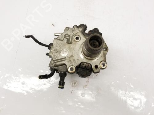 Used Fuel pump MERCEDES-BENZ C-CLASS (W205) C 250 BlueTEC / d (205.008, 205.006) (204 hp) 31633045