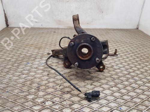 Used Left front steering knuckle Left front steering knuckle TOYOTA YARIS (_P13_) 1.5 Hybrid (NHP130_, NHP130) (101 hp) 30520447 30520447
