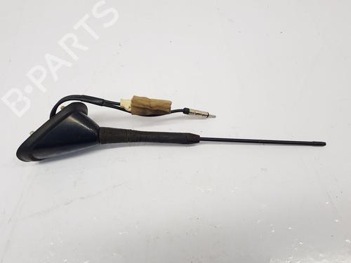 Antenne/Base Antenne/Base TOYOTA RAV 4 II (_A2_) 2.0 D 4WD (CLA20_, CLA21_, CLA20R, CLA21R) (116 hp) 33803449 33803449