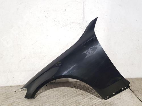Guarda-lamas esquerdo Guarda-lamas esquerdo MERCEDES-BENZ C-CLASS Coupe (C205) C 220 d (205.304) (170 hp) 33890059 33890059
