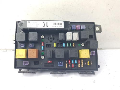 Used Fuse box Fuse box 39026761 39026761