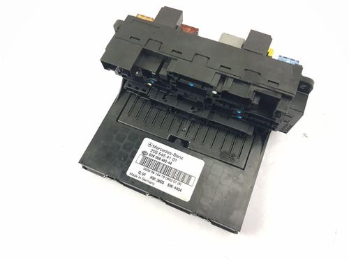 Used Fuse box MERCEDES-BENZ C-CLASS (W203) C 220 CDI (203.008) (150 hp) 29839798