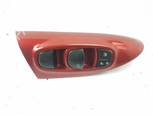 Pulsantiera anteriore destra NISSAN JUKE (F15) 1.5 dCi (110 hp) 32375136