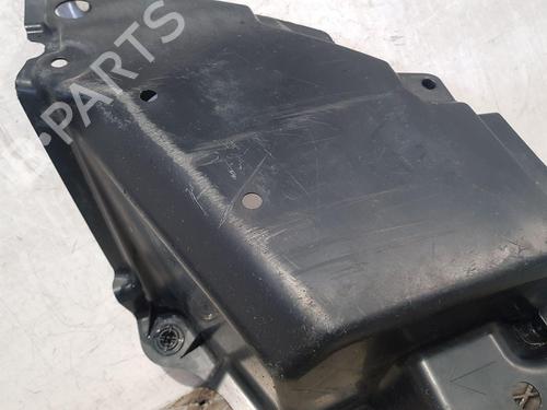 Rear left wheel arch trim TOYOTA COROLLA Hatchback (_E21_, _EA1_, _EH1_) 1.8 Hybrid (ZWE211, ZWE219) | BP30796137C136