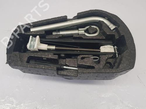 Used Jack Kit Jack Kit VW POLO V (6R1, 6C1) 1.4 (6R1) (85 hp) 36508114 36508114