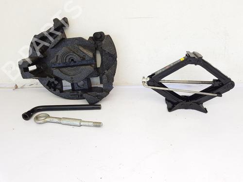 Used Jack Kit VOLVO V40 Hatchback (525) D4 (190 hp) 27150946