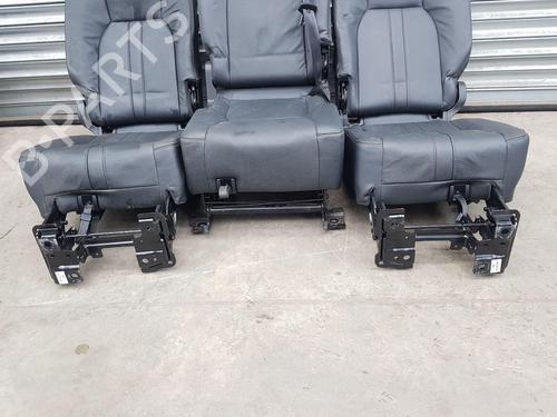 Right front seat LAND ROVER DISCOVERY IV (L319) 3.0 TD 4x4 | BP26915072C16 