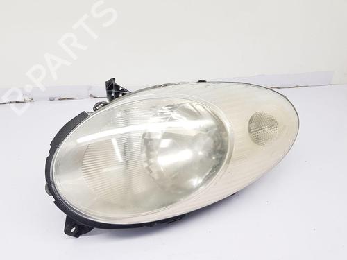 Used Right headlight NISSAN MICRA III (K12) 1.2 16V (80 hp) 22659756