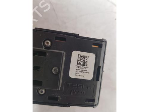 Right front window switch TESLA MODEL 3 (5YJ3) EV AWD | BP33275814I26  - Image 5