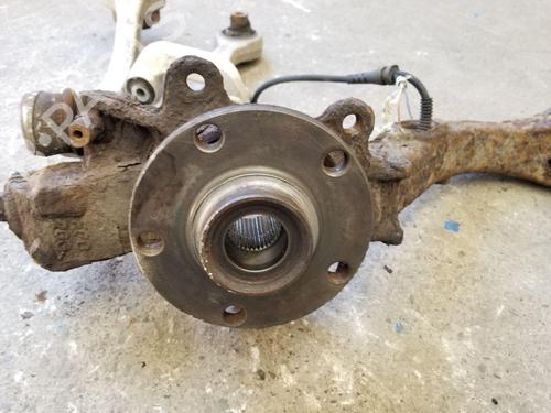 Right front steering knuckle VW PASSAT B5.5 (3B3) 1.9 TDI | BP36565465M26 - Image 2